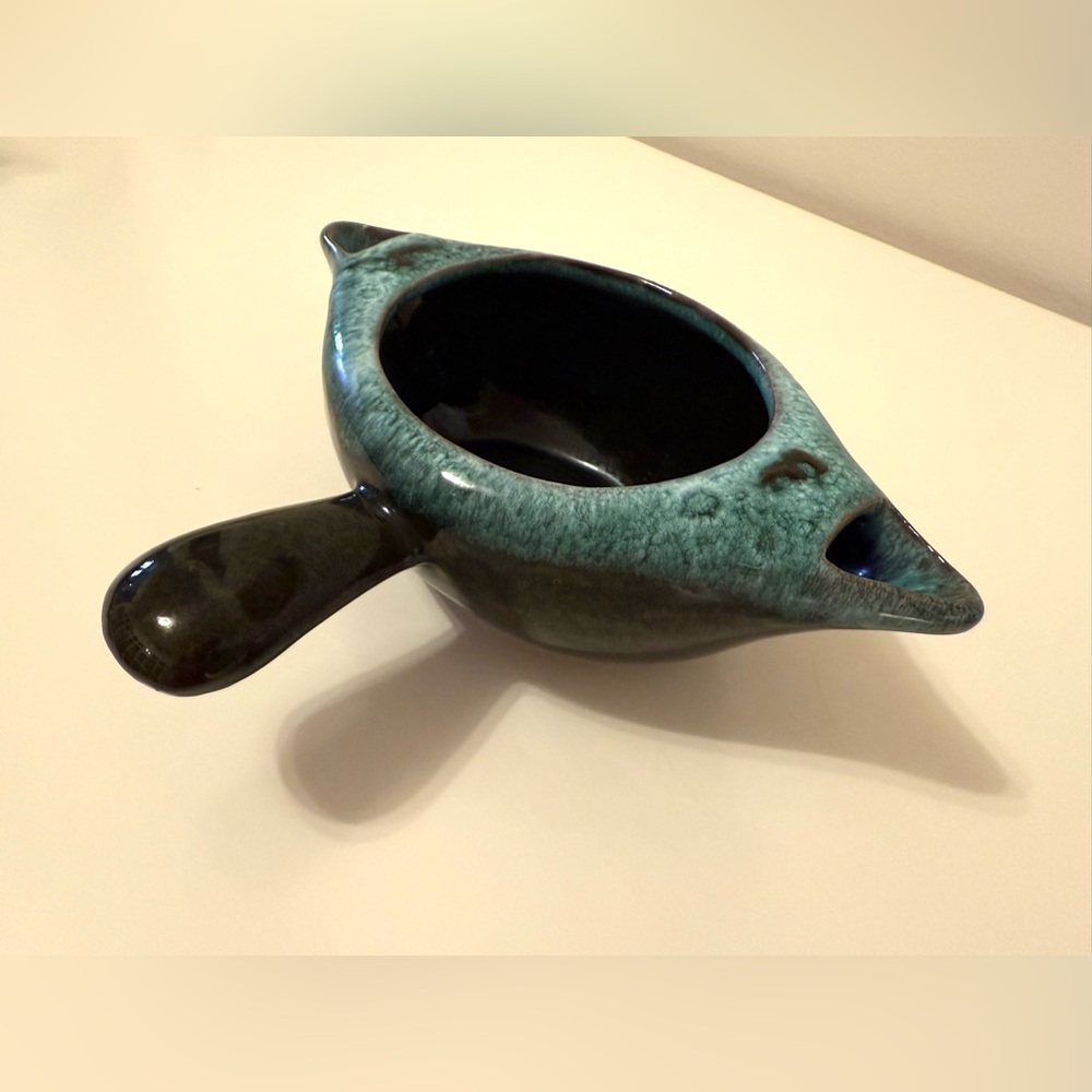 Vintage gravy boat or sauce separator by Evangeline Canada, model 947.